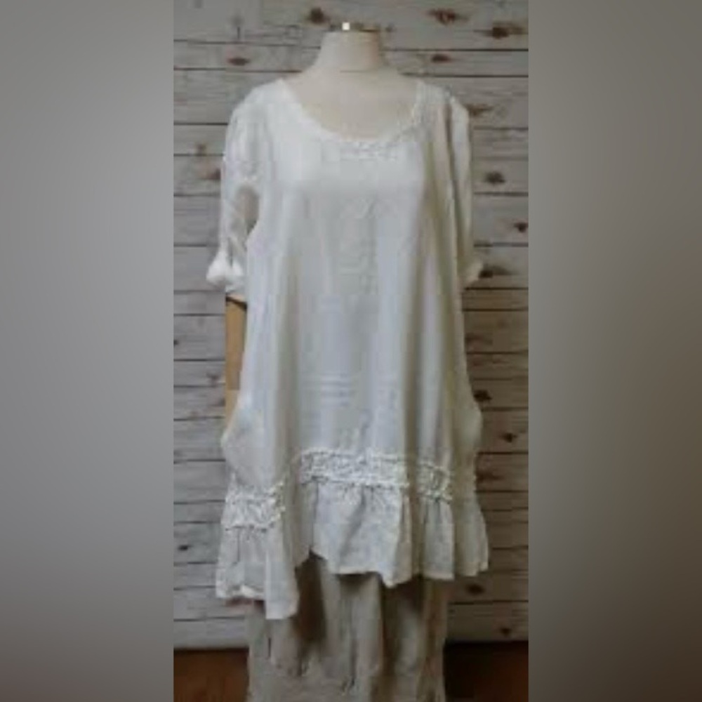 Nicole Top in Linen